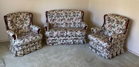 Decorative lounge, great condition!