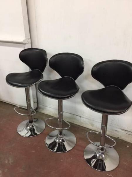 E35008 Set of 3 Black Chrome Barstools Adjustable