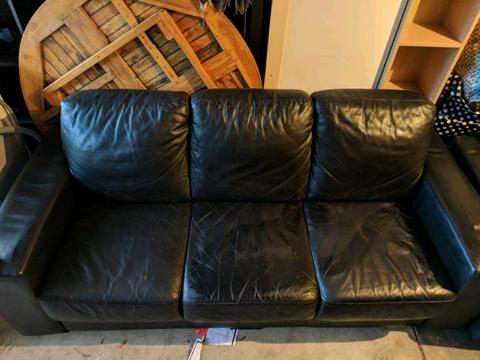 Leather 2 and 3 seater couch set