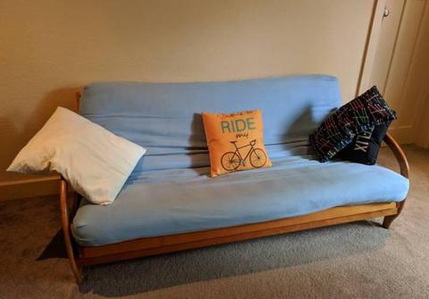 Three person futon / pull out bed