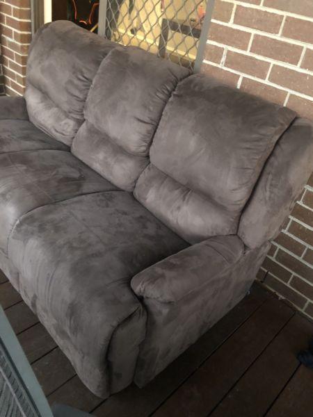 Couch (excellent condition)