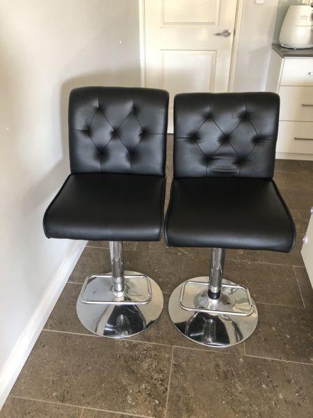 2x leather stools