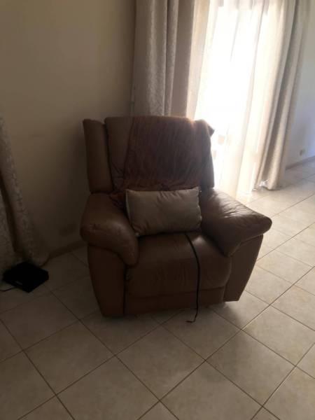 Sofa/leather recliners