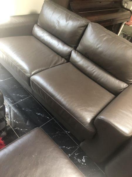 Barely used 4 piece leather suite