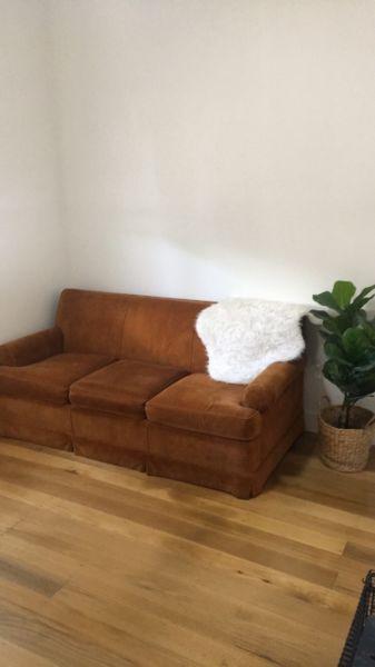 Vintage fold out couch