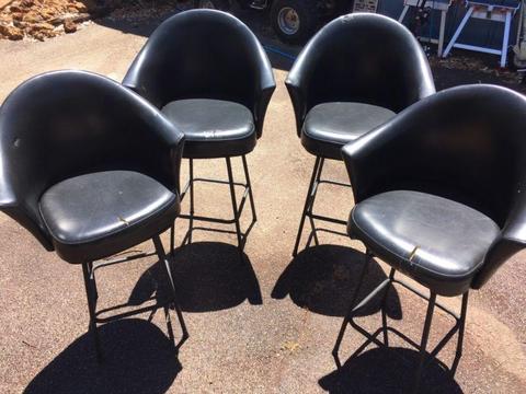 4 x swivel bar stools