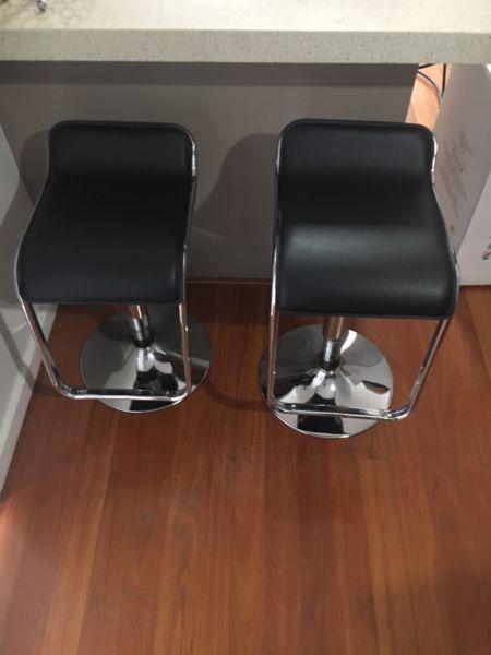 2 x black stools