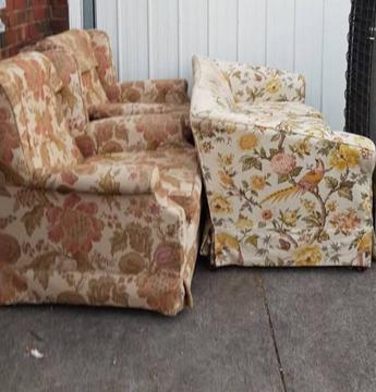 FREE - old style lounge chairs and 2 seater couch