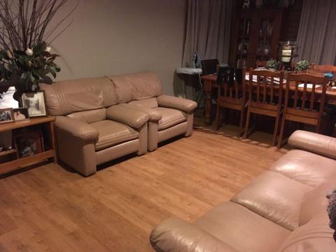 3 piece leather lounge suite