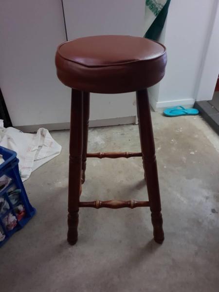 Wooden bar stools ×2