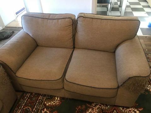 Free - 2 couches