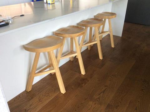 4 tractor kitchen counter stools solid oak great condn
