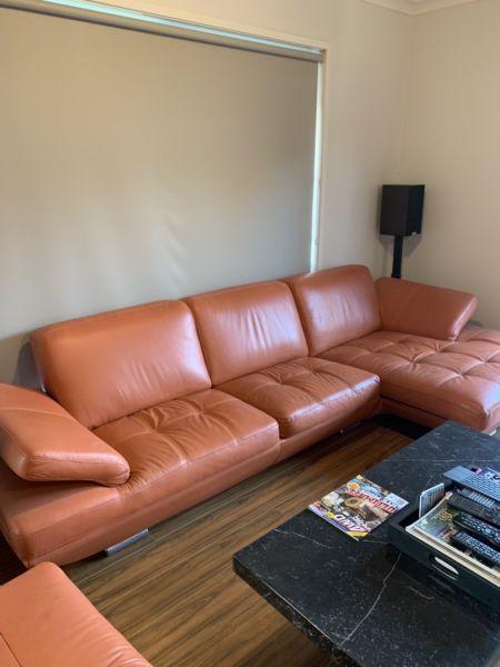 Leather Lounge suite