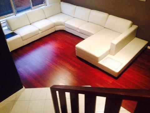 URGENT SALE-7 SEATER CNR LOUNGE GENUINE LEATHER ATTACHED COFFEE TABLE