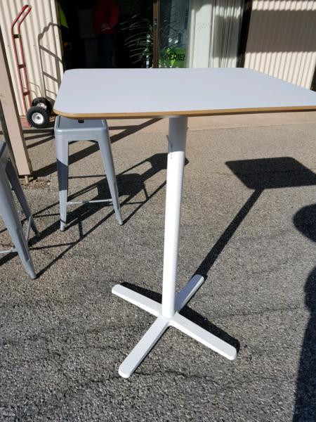 White standing table