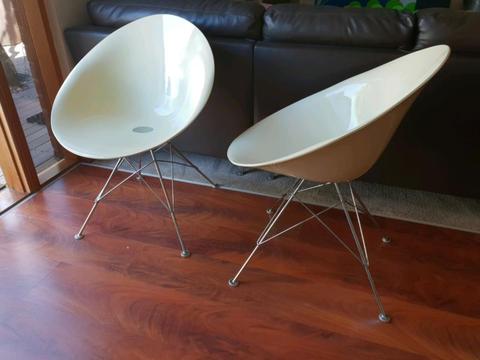 Eames style egg chairs in high gloss off white/ beige