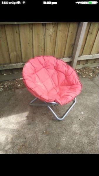 Red moon chair like new condition