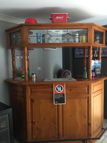Solid timber bar