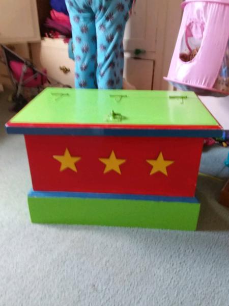 Wooden toy box