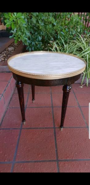FRENCH STYLED MARBLE TOP CIRCULAR OCCASIONAL TABLE