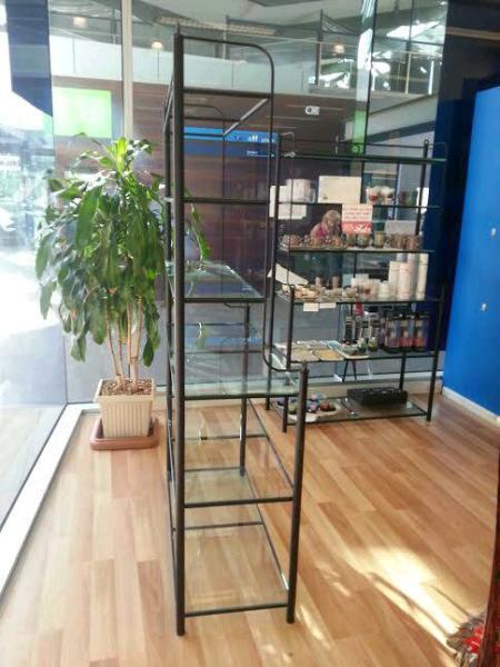 Metal frame Glass shelves x 3
