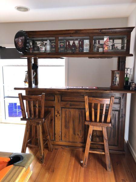 Solid timber bar