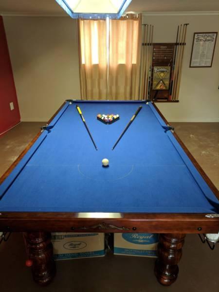 Custom made Billiards/Snooker/Pool Table w/ Match Ceiling Light