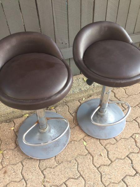 Hydraulic Bar Stools x2