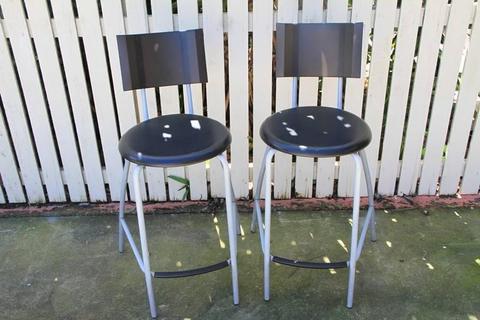 2 Bars stools very good condition