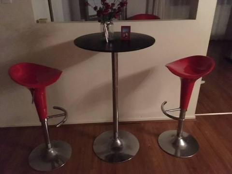 excellent bar stool and two chairs for $200
