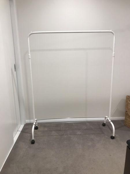 Free standing clothing stand