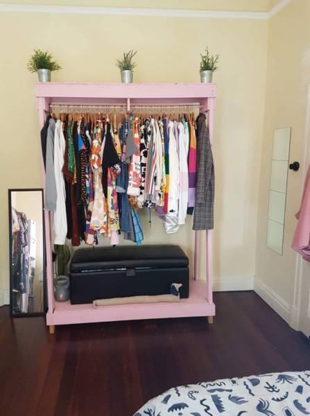 Clothes Rack large pink