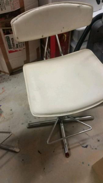 2x kitchen bench bar stools (*NEED RECOVERING*)