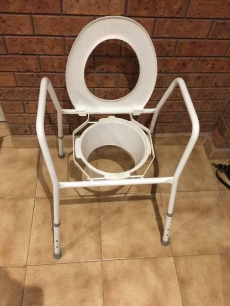 Commode Chair