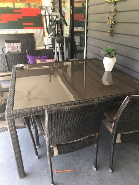 Wanted: Swap square outdoor dining table for rectangular