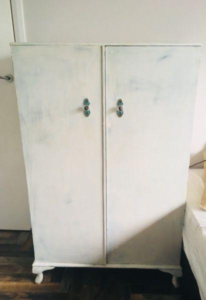 Queen Anne Vintage wardrobe / cupboard