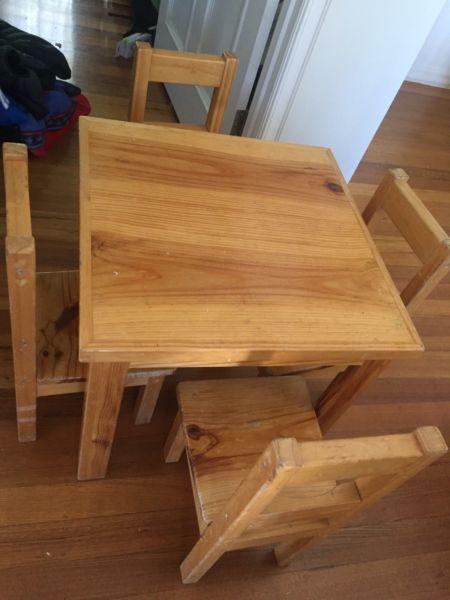 Wanted: Wooden kids children table & 4 chairs
