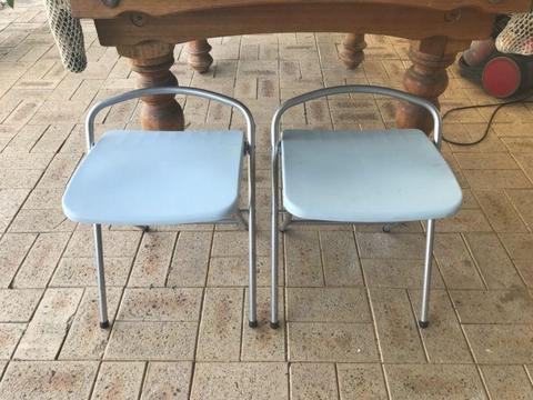 2 x foldable chairs adult size