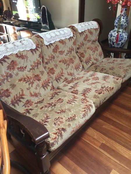 2 x 1 seater and 1x 3 seater Vintage Sofa couch set!
