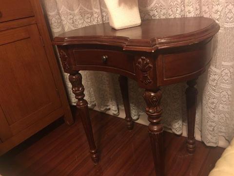 2 Decorative antique side table