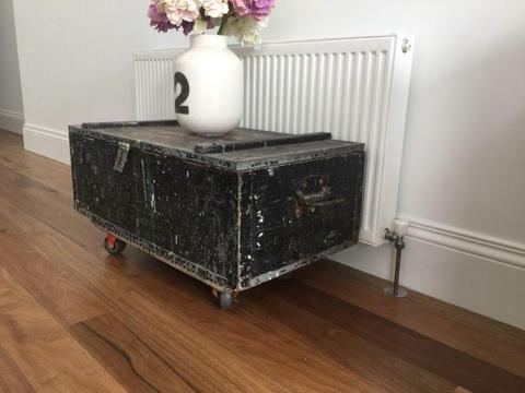 Storage box / coffee table / vintage / rustic