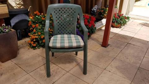 plastic outdoor chairs with cushions