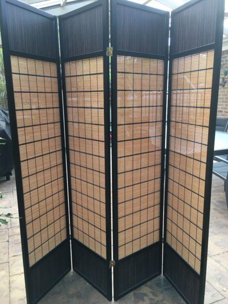 Privacy screen/room divider