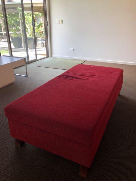 ottoman/double bed