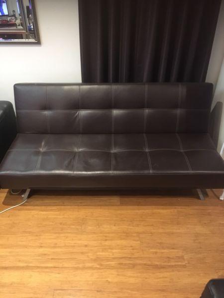 3 seater couch/futon for home, apartment /beach house. Good condition