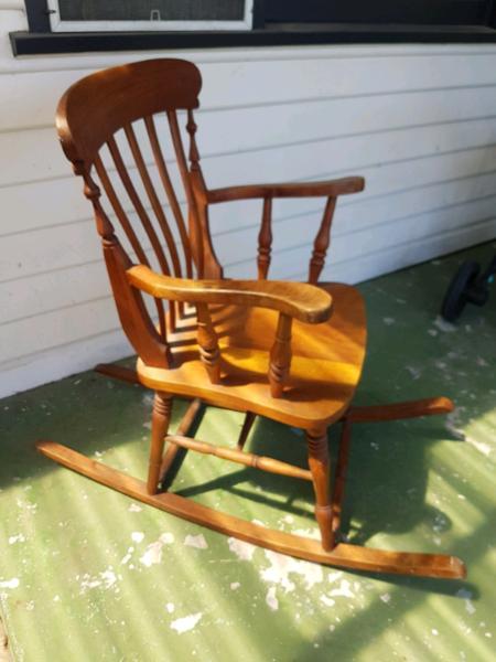 Rocking chair vintage harwood baby nursing chair
