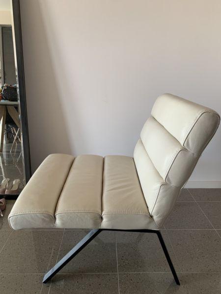 White pleather lounge chair