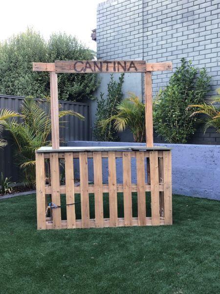 Pallet Bar and Tables