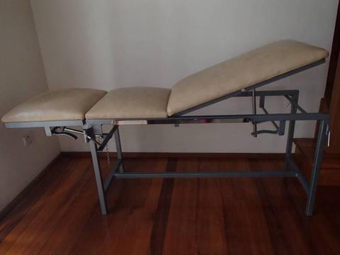 MEDICAL EXAMINATION COUCH