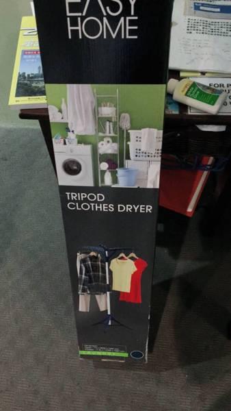 Home East Tripod Clothes Dryer